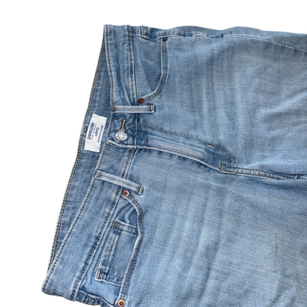 Levi's Blue Jean Shorts Mid-Rise Cuffed Hem - Picture 4 of 6